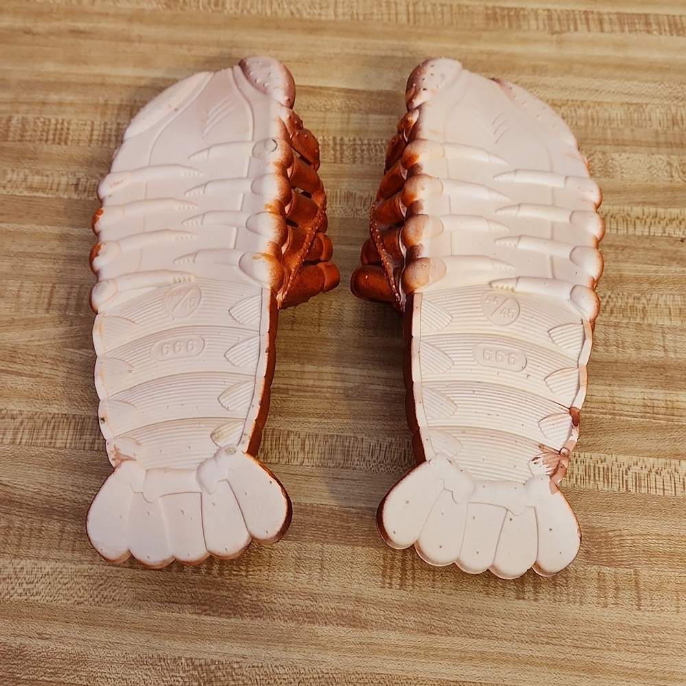 Quirky Lobster Slide Sandals - Picture 5 of 6